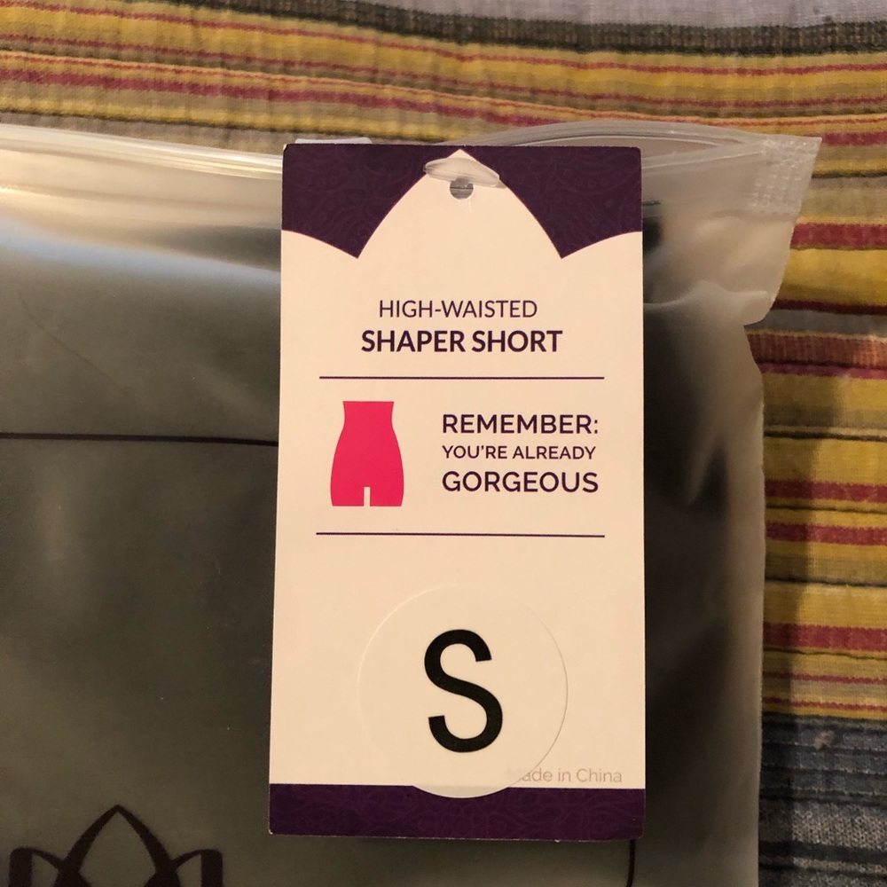 Shapermint High waisted short in black